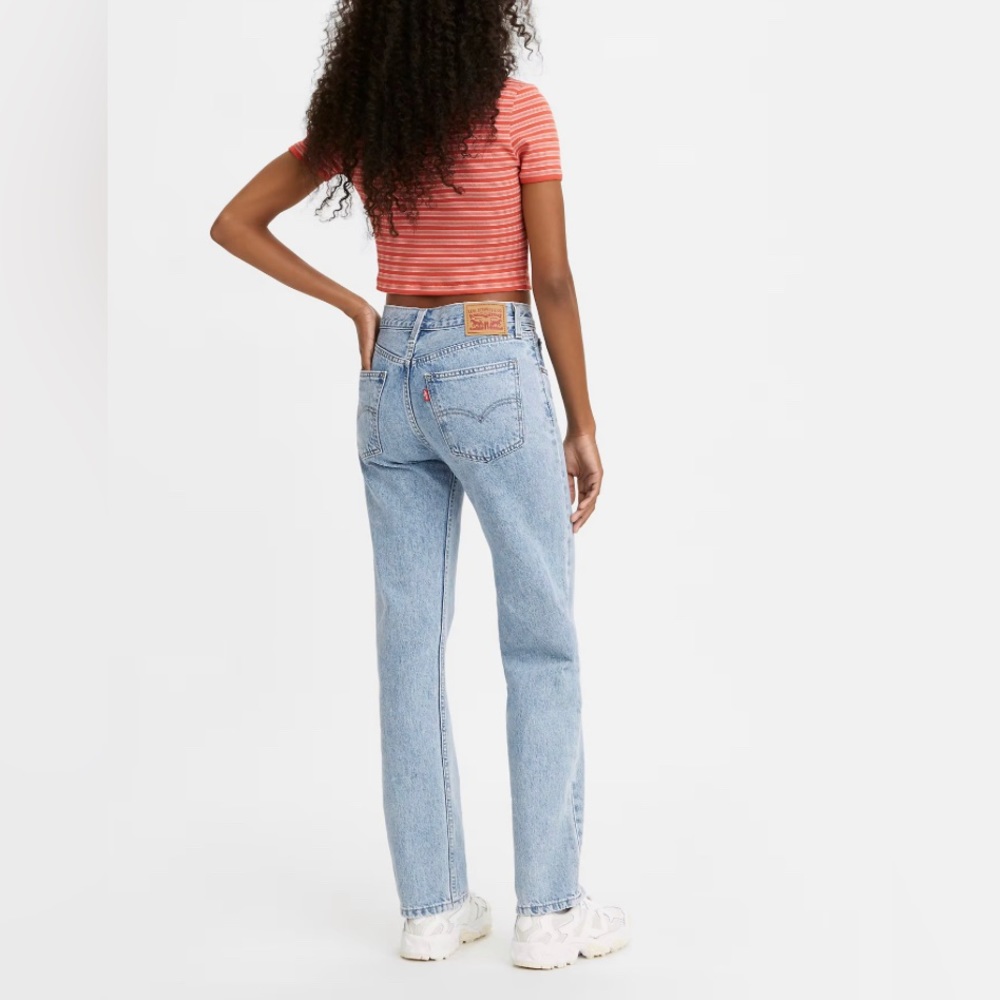 Levi’s Low Pro Mid Rise Jeans in size 28